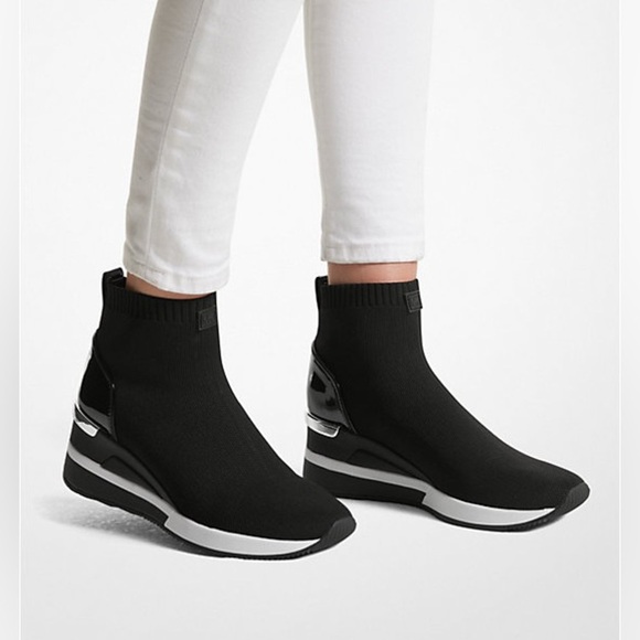 MICHAEL Michael Kors Shoes - NWT Michael Kors Womens 9M Skyler Stretch-Knit Sock Sneaker Black White Booties